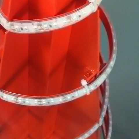 DETAIL SPIRALE Ht 1.20 m -Eclairage à ruban leds haute luminosité rouge